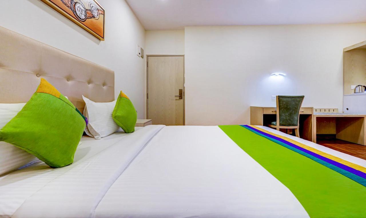 Treebo Galaxy Suites Mathikere Бангалор Екстериор снимка