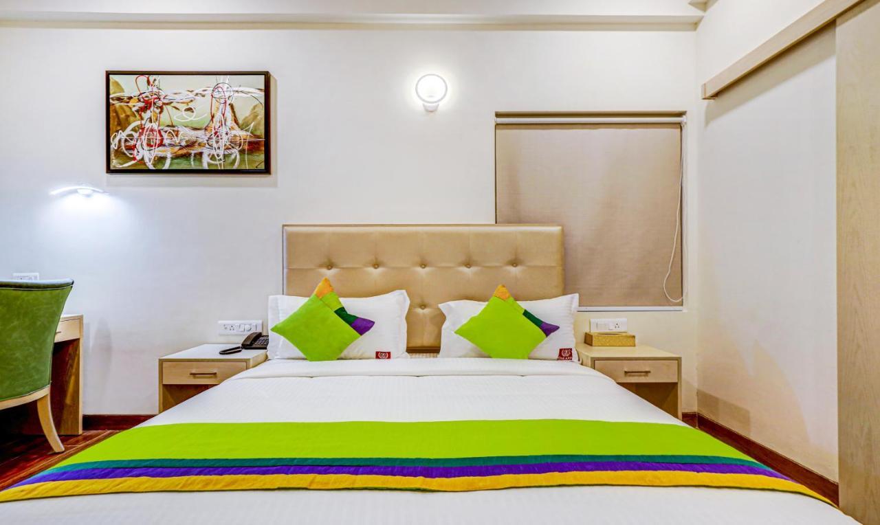 Treebo Galaxy Suites Mathikere Бангалор Екстериор снимка