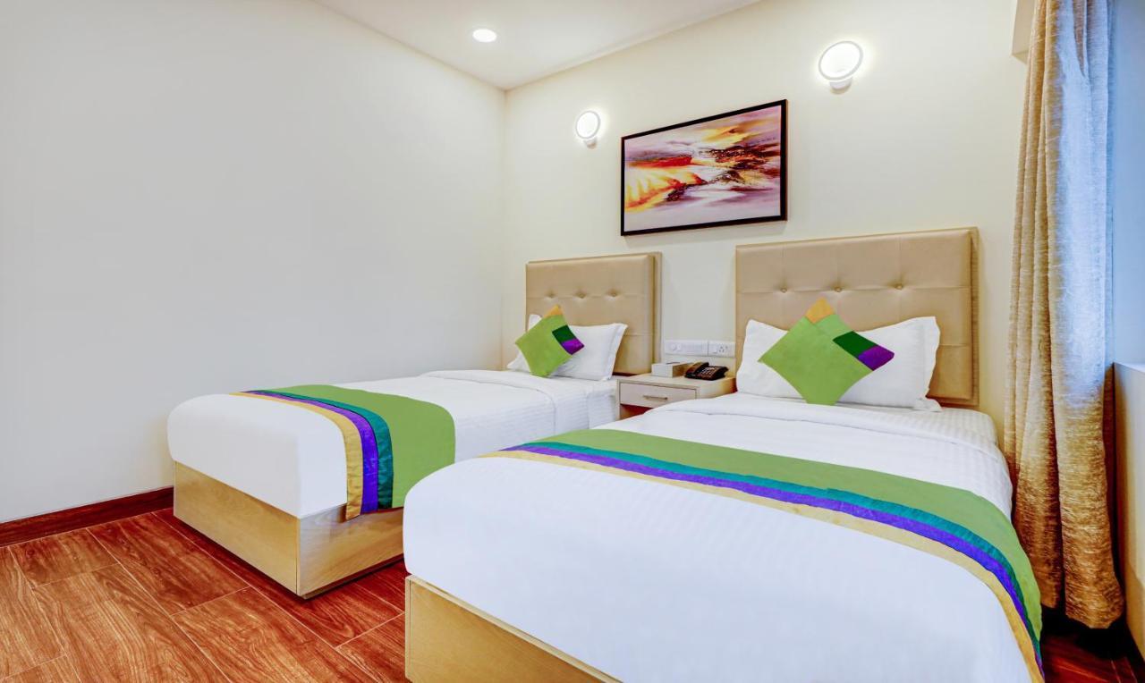 Treebo Galaxy Suites Mathikere Бангалор Екстериор снимка