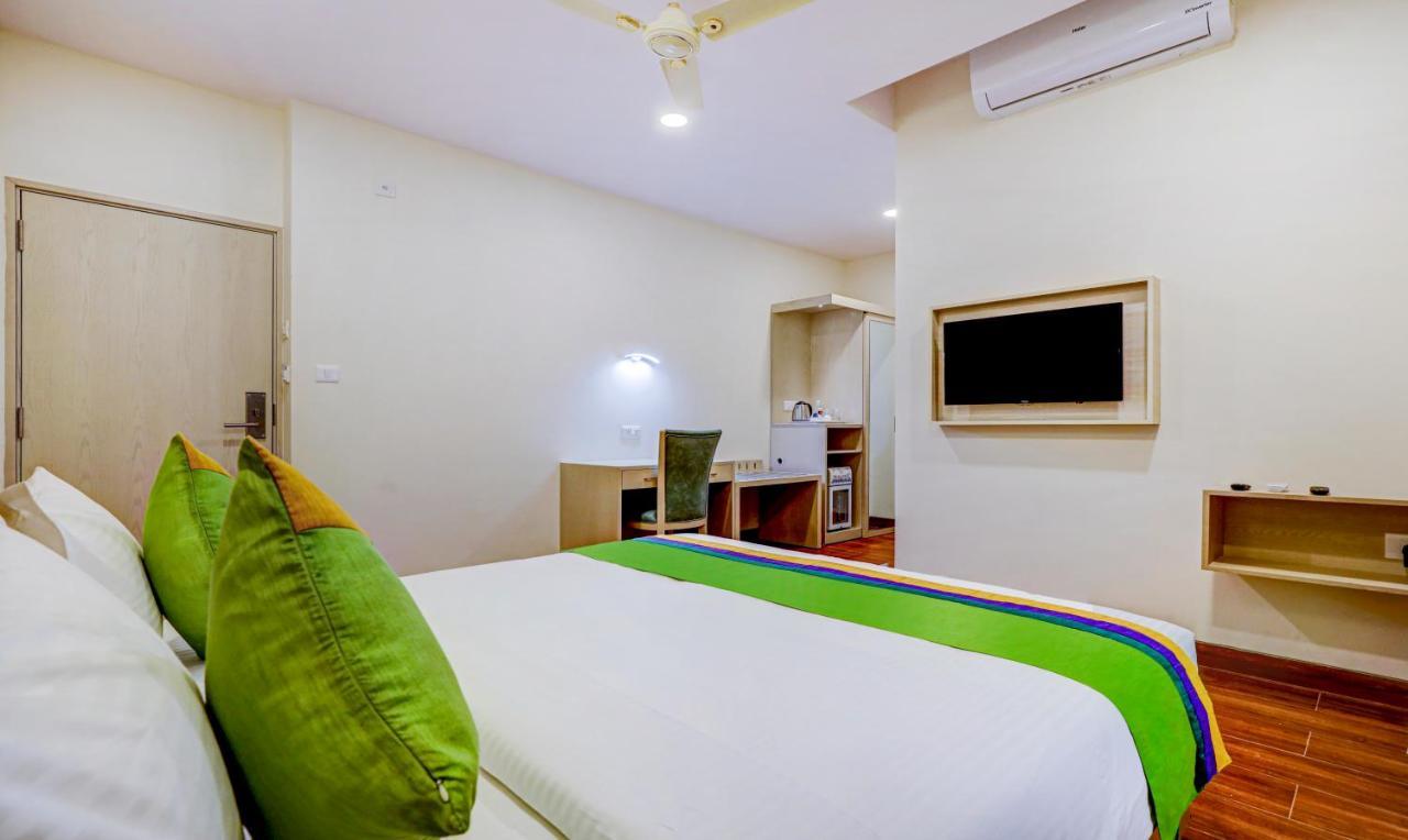 Treebo Galaxy Suites Mathikere Бангалор Екстериор снимка
