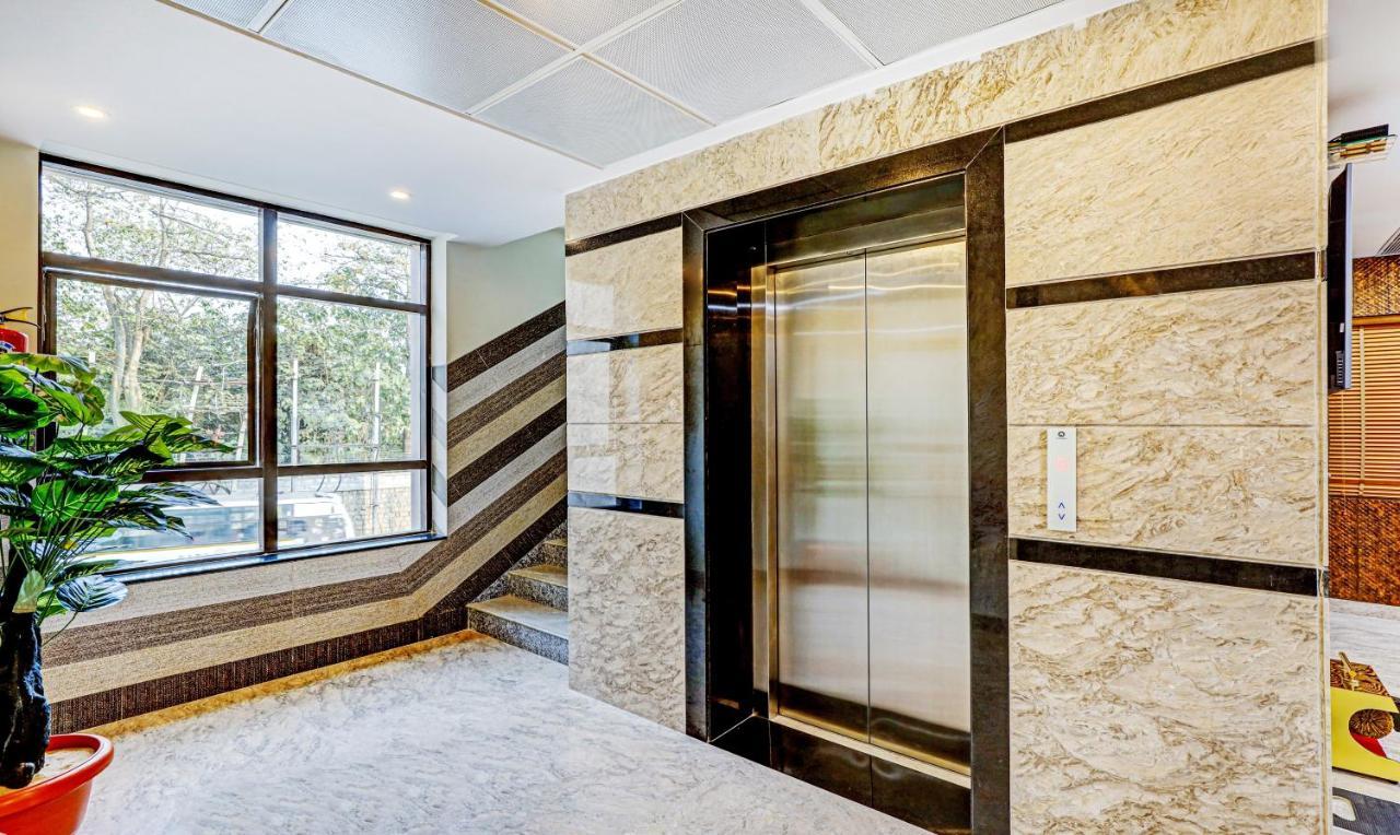 Treebo Galaxy Suites Mathikere Бангалор Екстериор снимка