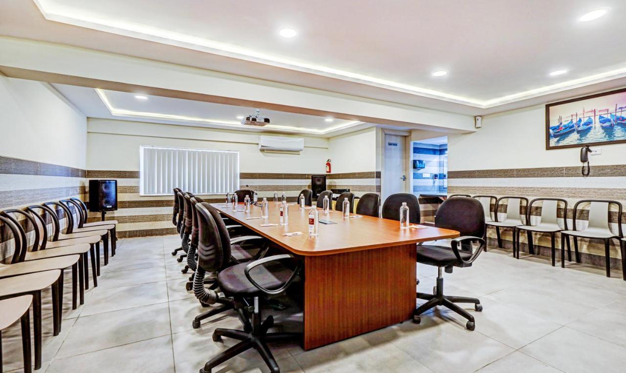 Treebo Galaxy Suites Mathikere Бангалор Екстериор снимка