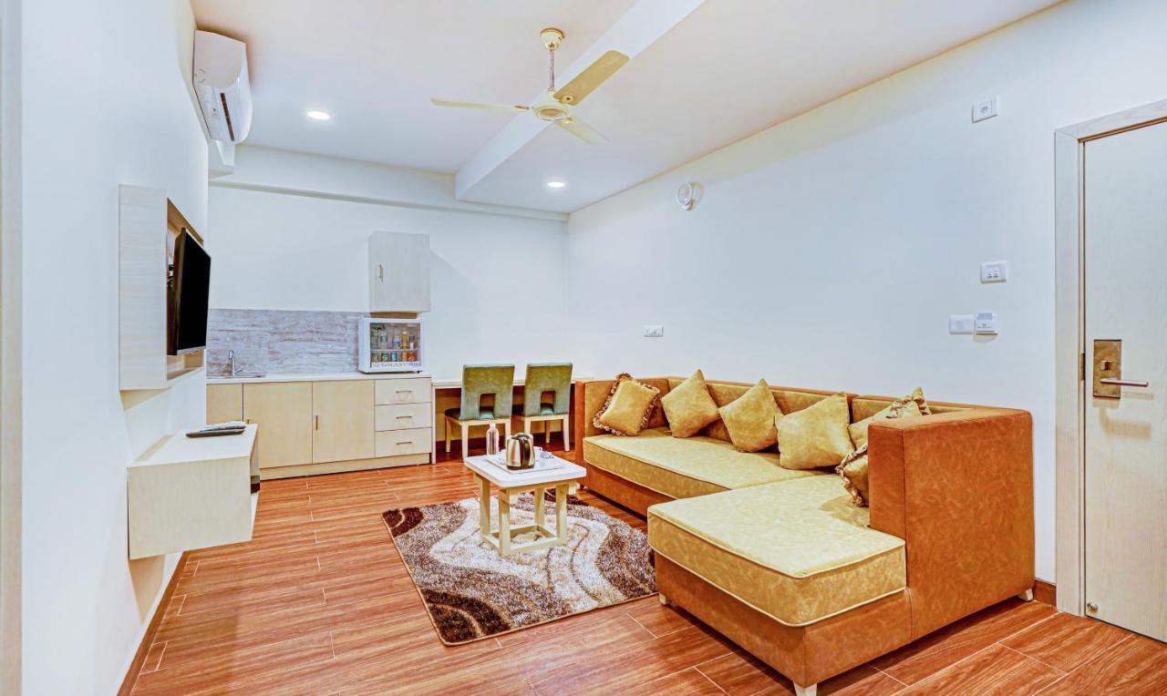 Treebo Galaxy Suites Mathikere Бангалор Екстериор снимка