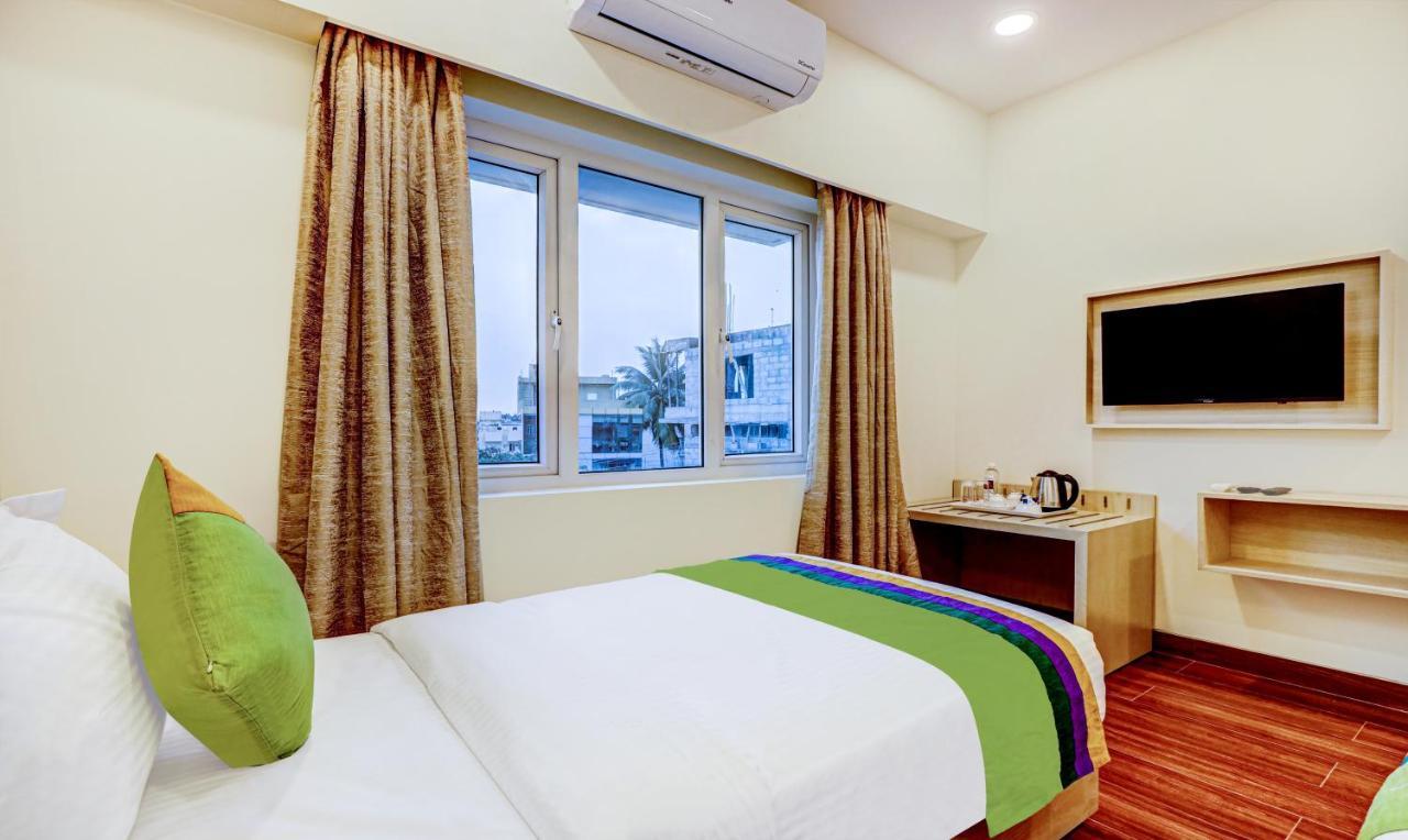 Treebo Galaxy Suites Mathikere Бангалор Екстериор снимка