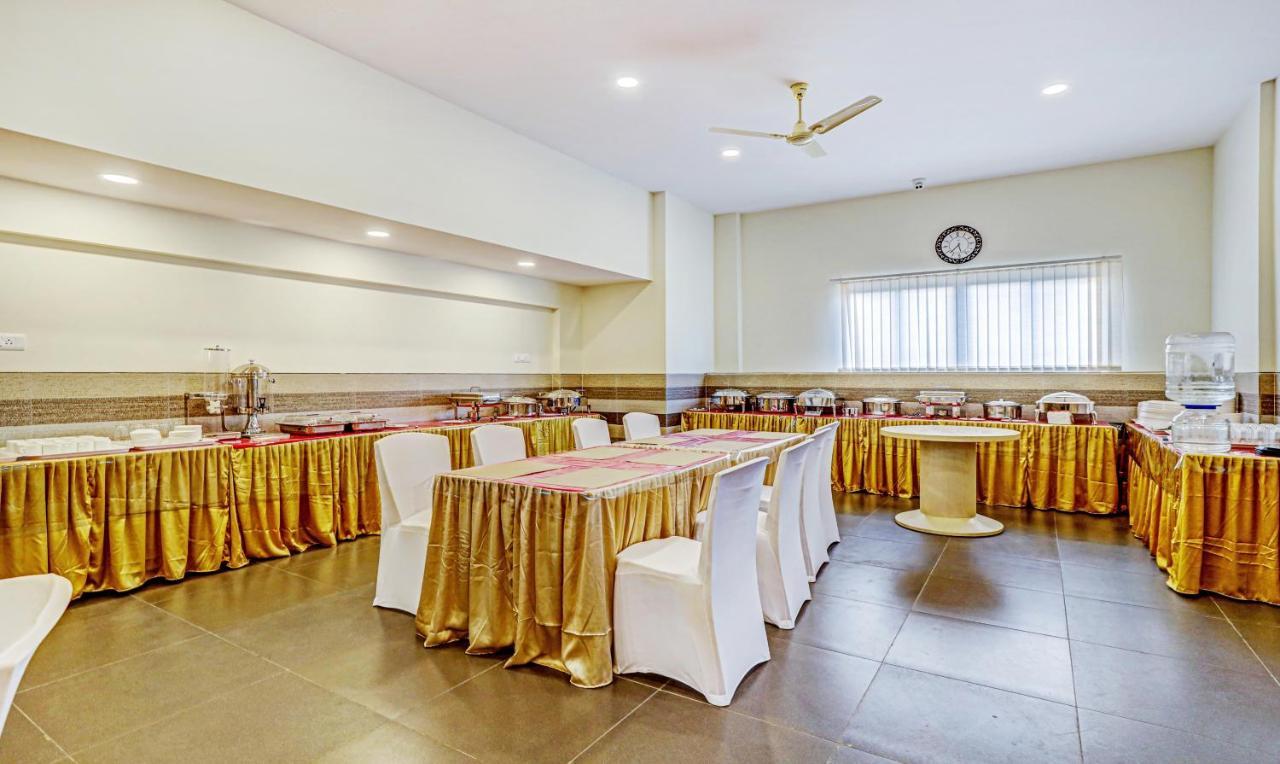 Treebo Galaxy Suites Mathikere Бангалор Екстериор снимка
